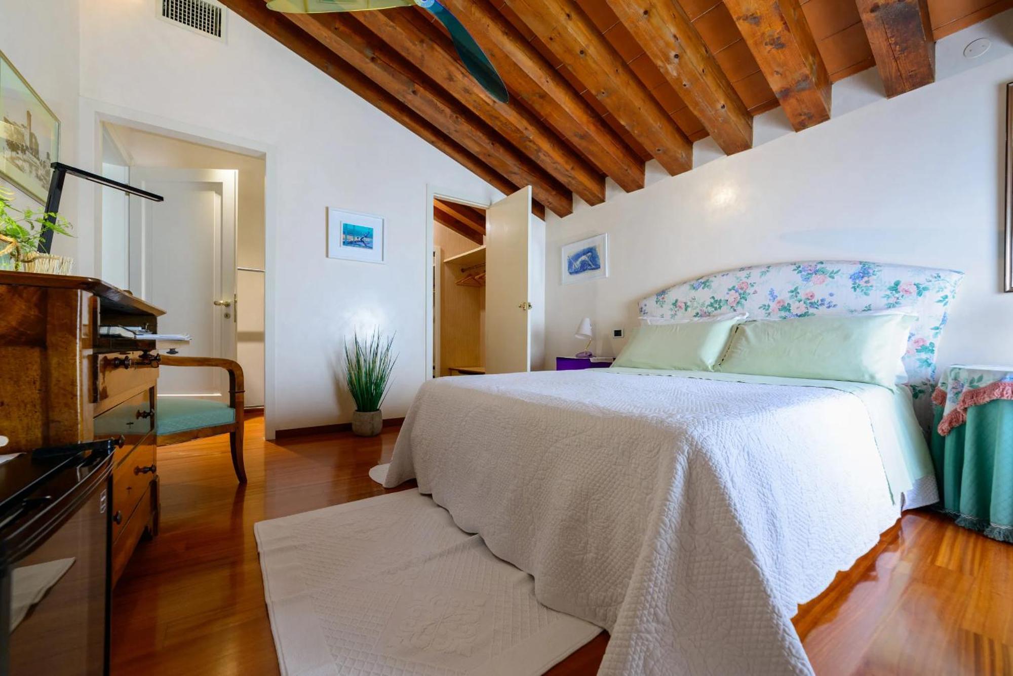 Mini Suite Deluxe Isola Di Mezzo Treviso Bagian luar foto