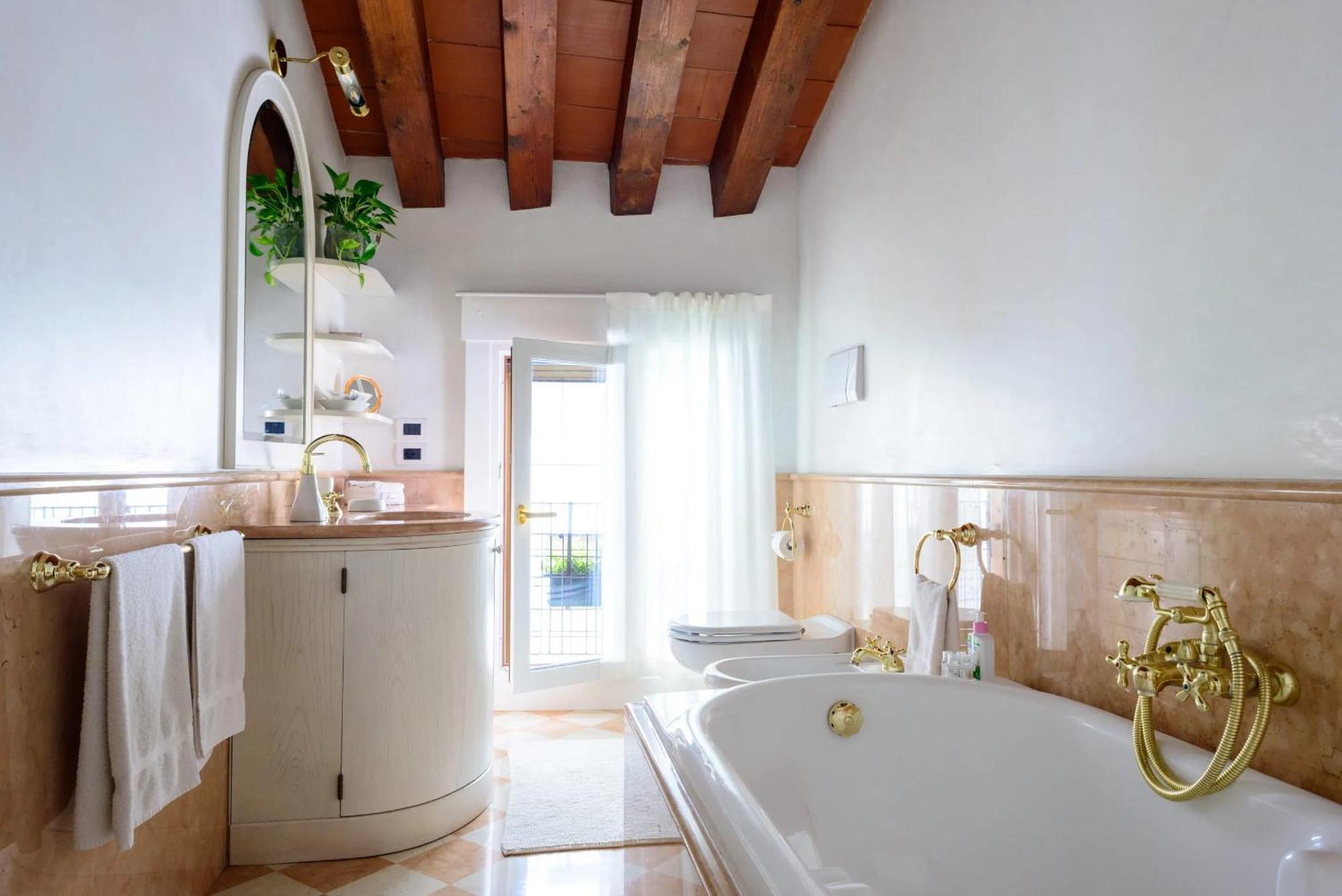 Mini Suite Deluxe Isola Di Mezzo Treviso Bagian luar foto