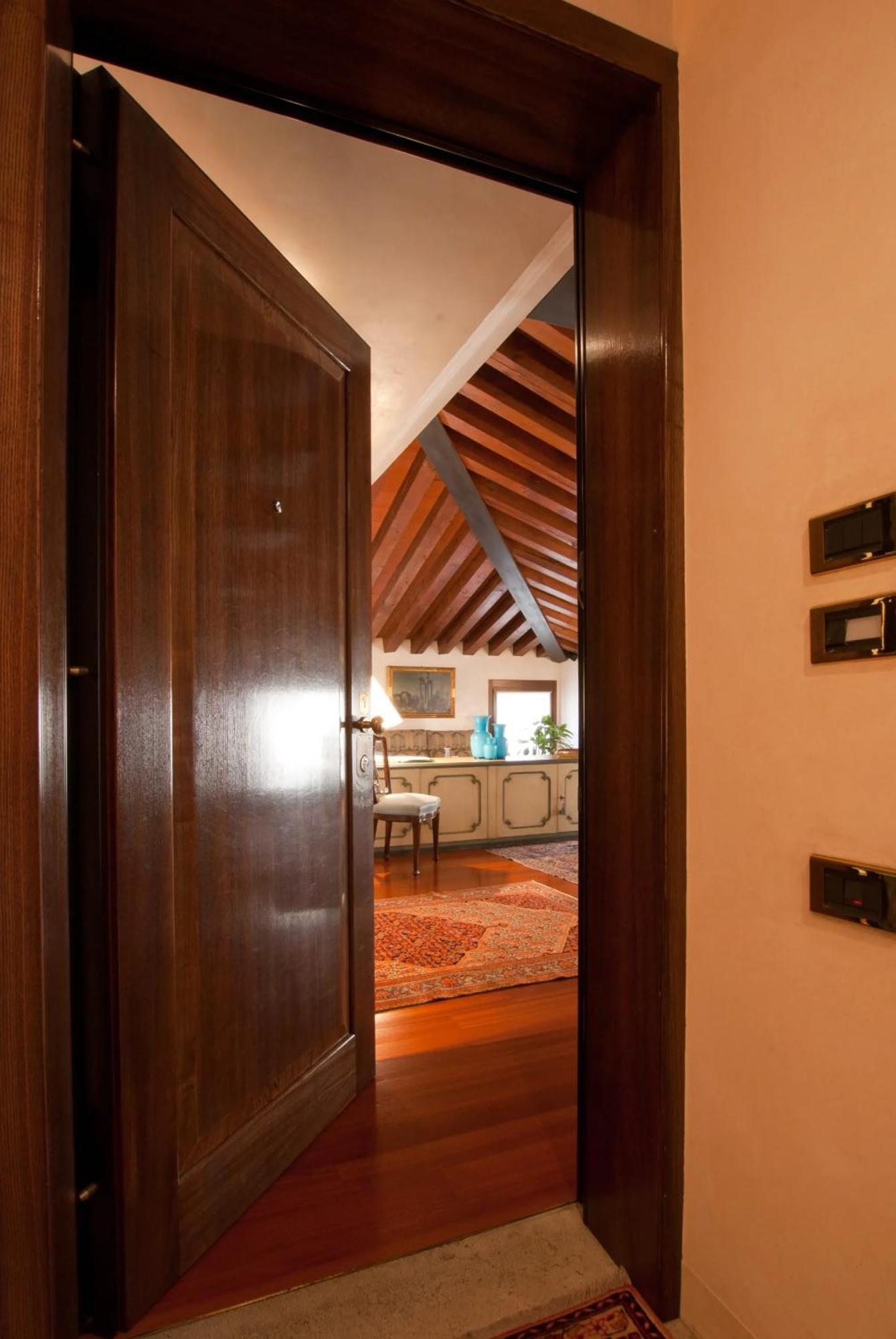 Mini Suite Deluxe Isola Di Mezzo Treviso Bagian luar foto