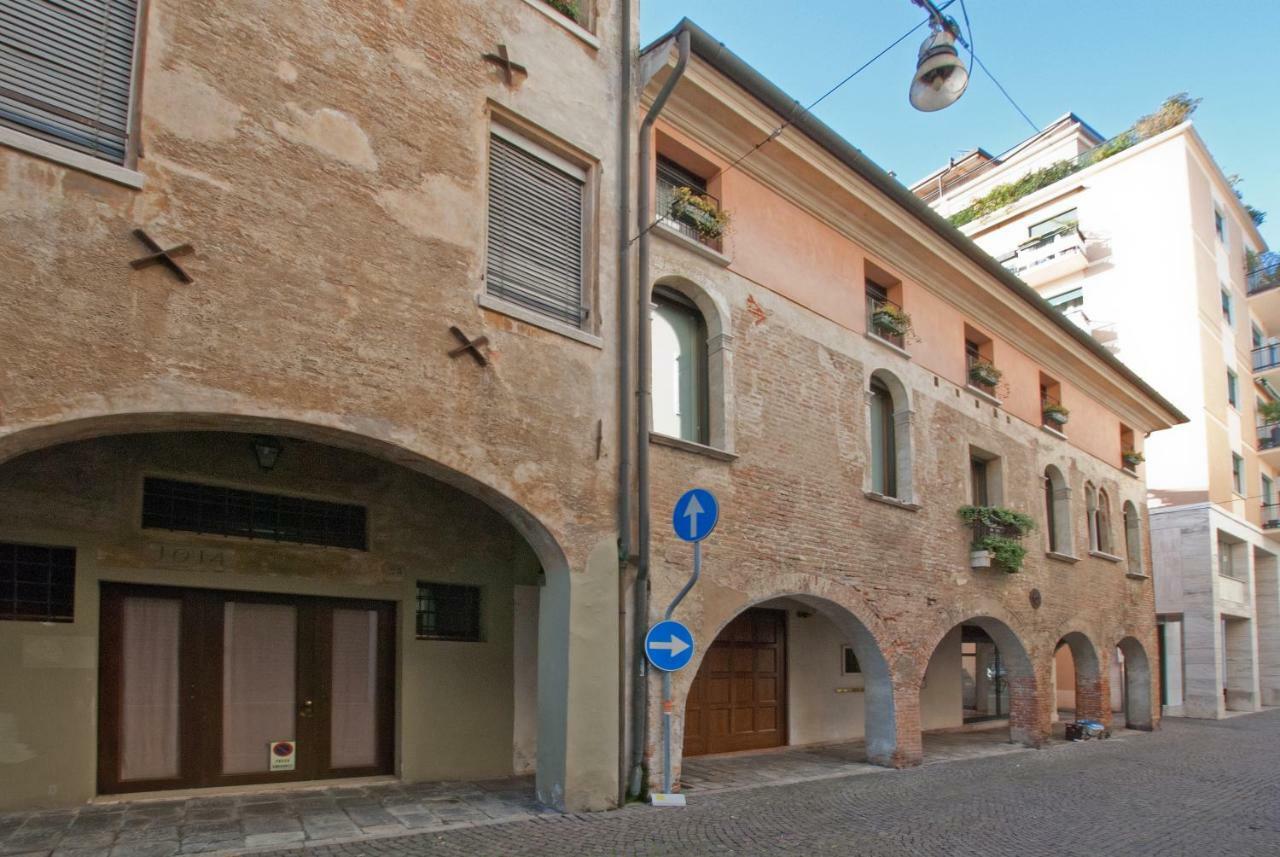 Mini Suite Deluxe Isola Di Mezzo Treviso Bagian luar foto